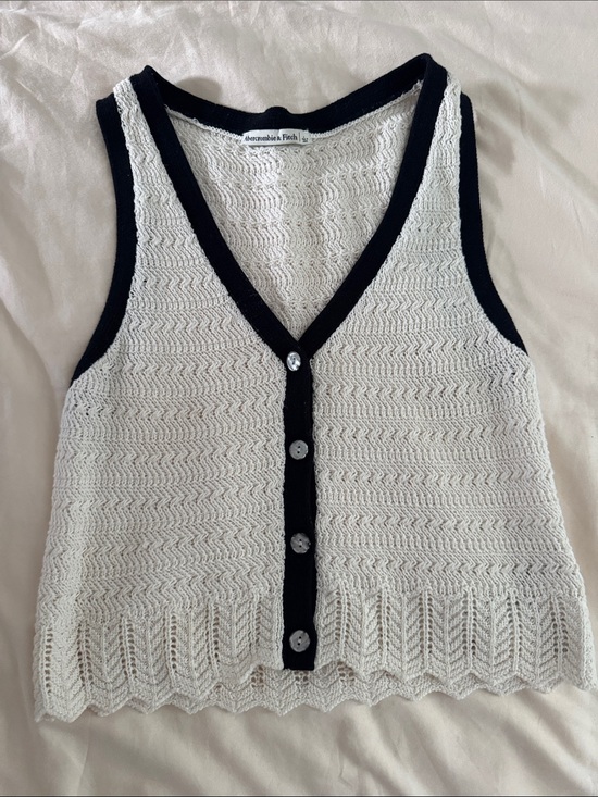 Abercrombie & Fitch Tops - Abercrombie & Fitch Cream Knit Tank with Black Trim